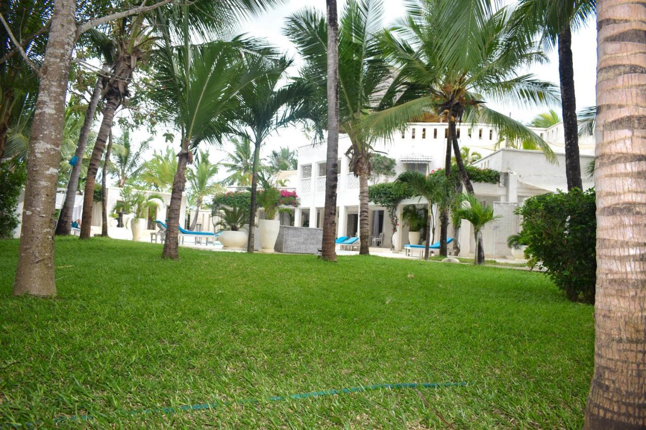 The Villa Luxury Suites Hotel Diani Beach Exterior photo