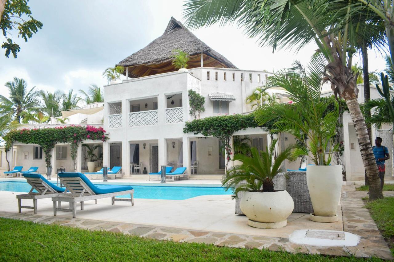 The Villa Luxury Suites Hotel Diani Beach Exterior photo