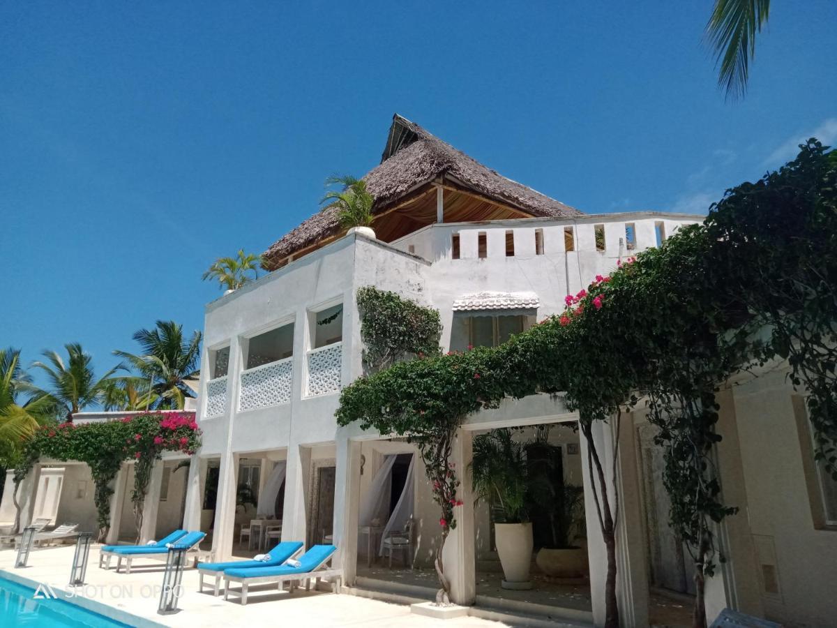 The Villa Luxury Suites Hotel Diani Beach Exterior photo